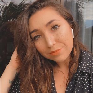 Meet your Posher, Andrea